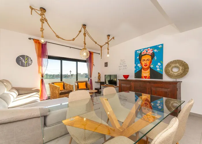 House By Algartur * 卡巴纳斯·德·塔维拉